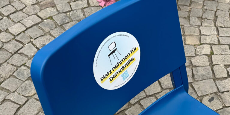 Platz nehmen für Demokratie