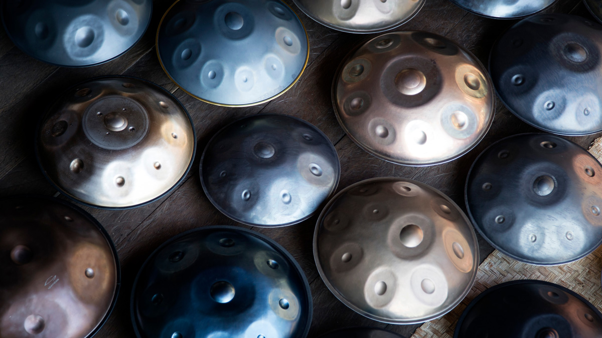 Handpans-von-oben-shutterstock-1305377176-16zu9